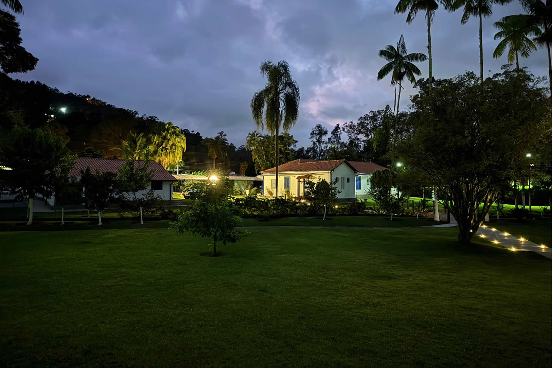 Background Luna-Educa